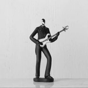 Статуэтка. Гитарист. Размер 28 х 17 см.
