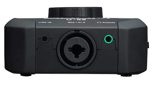 Zoom U-22 Ручной стерео USB аудиоинтерфейс.