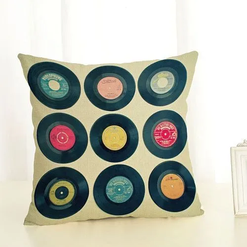 Чехол на декоративную подушку. Пластинки. Хлопок. Размер 45 х 45 см.