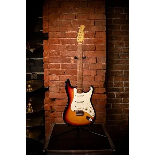 Hurricane Stratocaster электрогитара (Б/У).