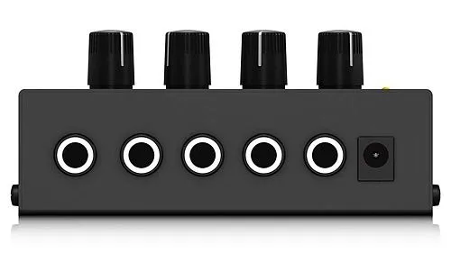 Behringer HA400 Предусилитель для наушников.